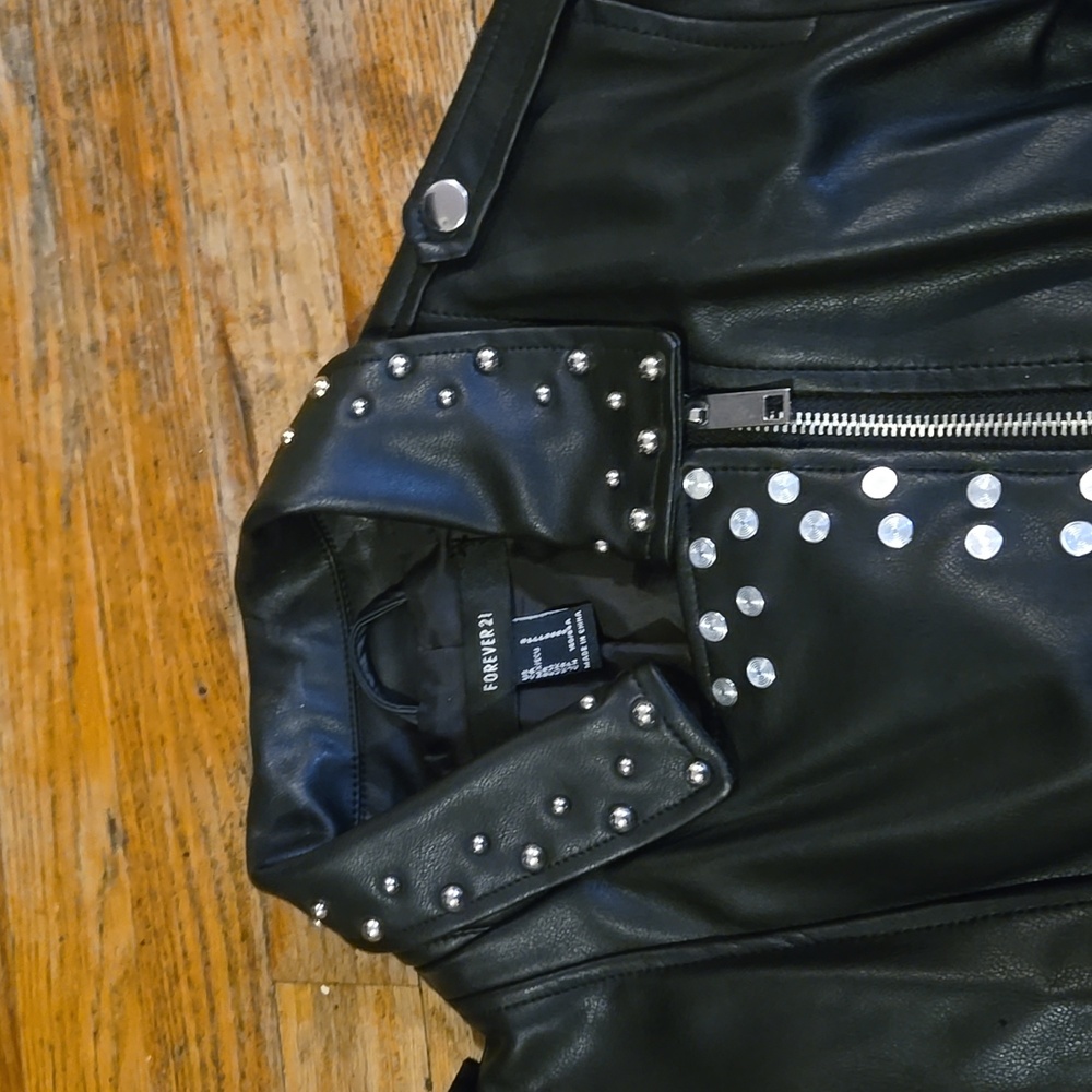 Forever 21 Jacket - Picture 4 of 8